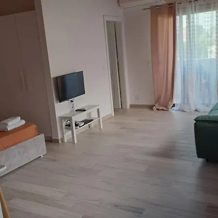 July's Apartmán Vlorë